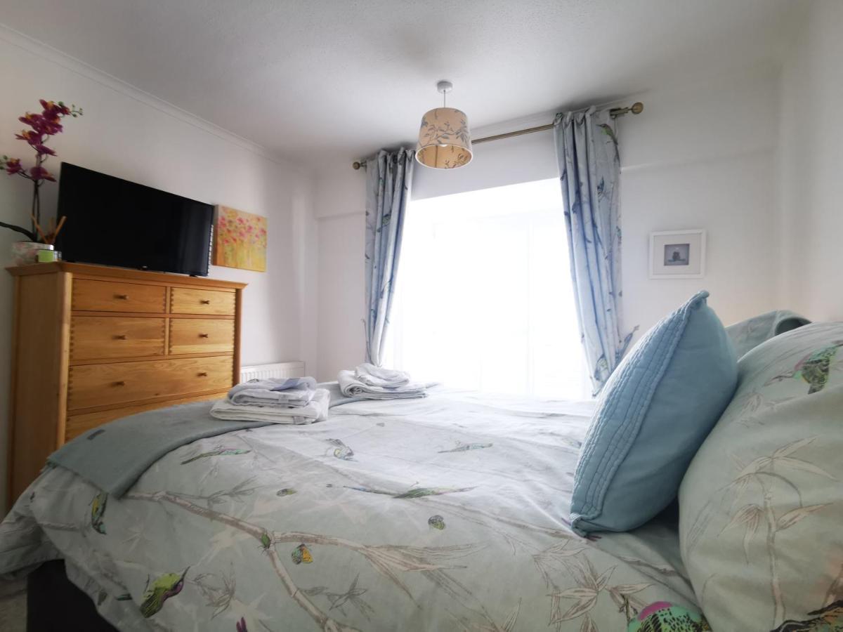 Sea View 3 Bedroom Seaside Property 奇切斯特 外观 照片